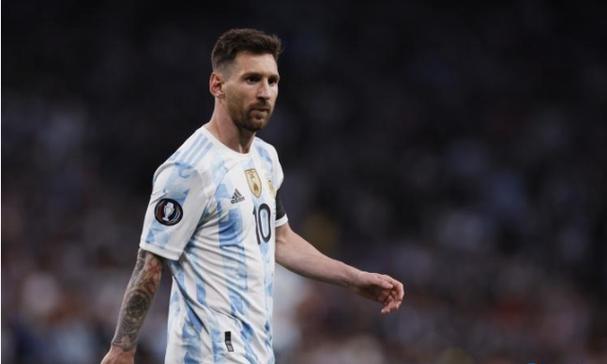 鲍威尔热火生涯前10战共取得261分，超越詹姆斯&排队史第一